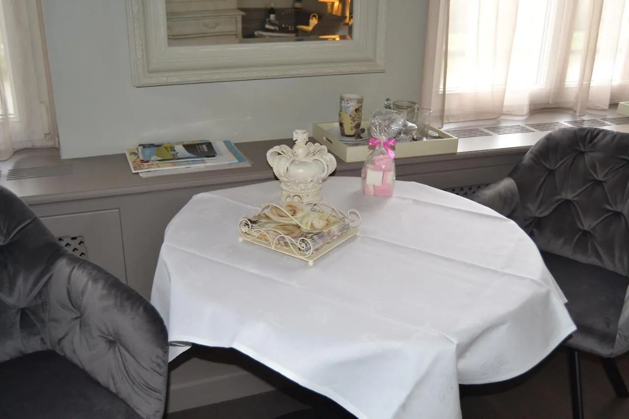 Le Petit Chateau Vaartdijk Leffinge 0*,  ベルギー
