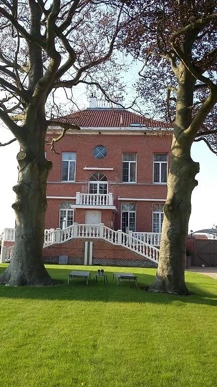 Le Petit Chateau Vaartdijk Leffinge ベッド・アンド・ブレックファスト